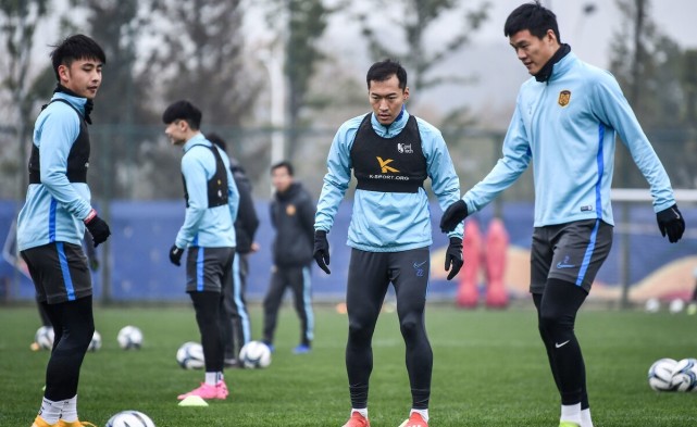 传闻成真！球队启动引援计划，强化战斗力的简单介绍