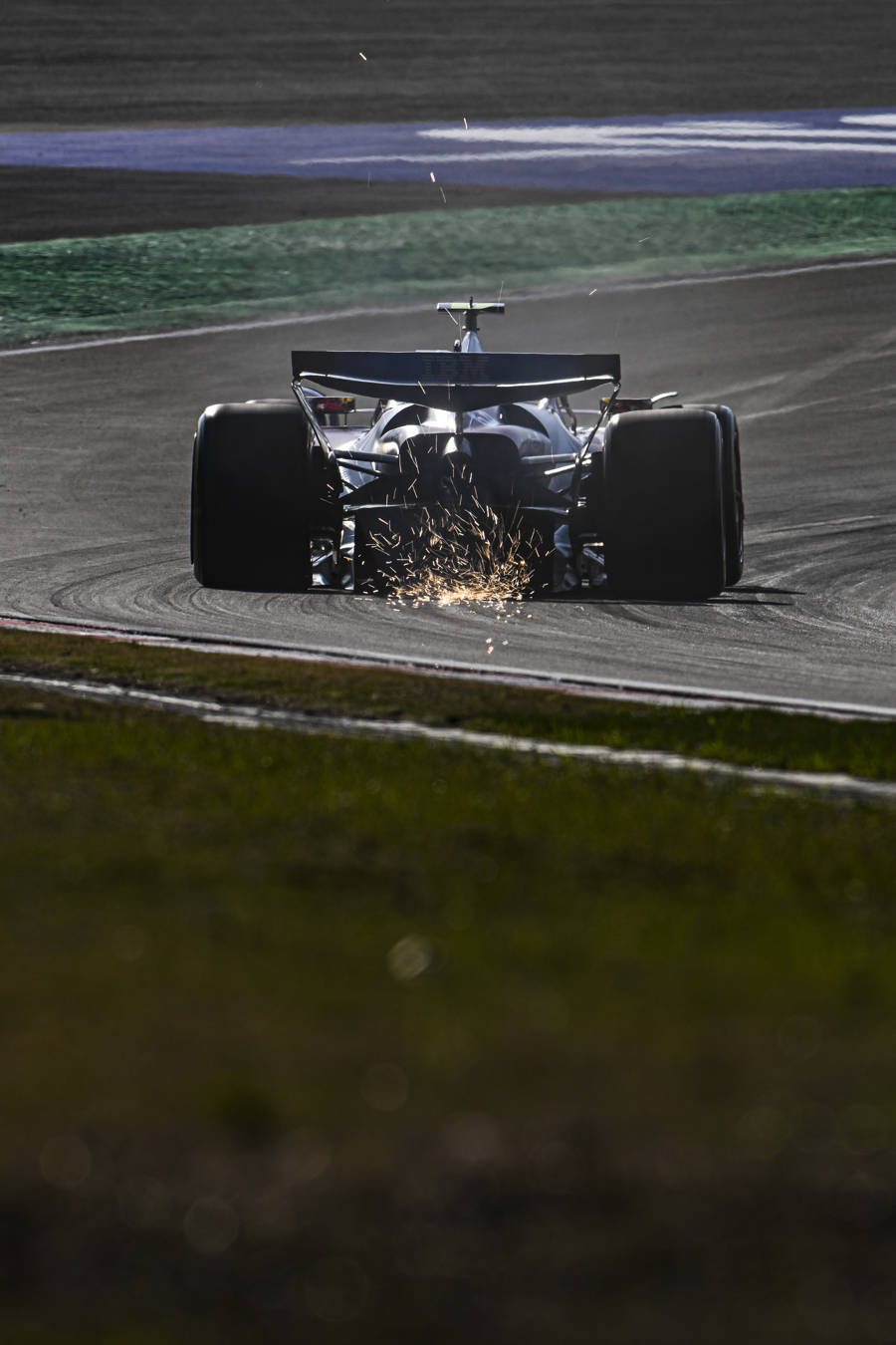 震撼！汉密尔顿在赛车赛场刷新纪录！的简单介绍