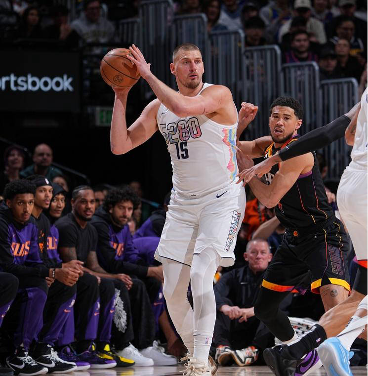 包含约基奇三巨头联手，欧文得分突破，独行侠冲击季后赛！的词条